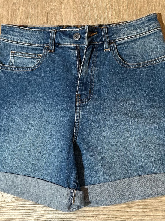 Vans Pants - Vans High-Waisted Cuffed Denim Shorts Medium Wash Blue Size 28